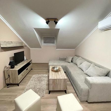 Vivko Apartments เวลิโก กราดิชเต ภายนอก รูปภาพ