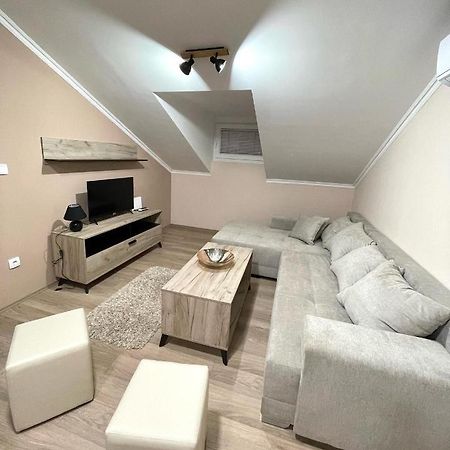Vivko Apartments เวลิโก กราดิชเต ภายนอก รูปภาพ