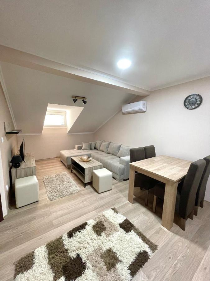 Vivko Apartments เวลิโก กราดิชเต ภายนอก รูปภาพ